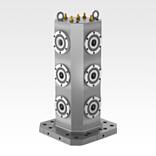 四面灰口铸铁塔式夹具，配备 UNILOCK 零点夹紧系统