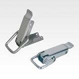 带拉环的钢制或不锈钢搭扣，承载力可达 2000 N，带隐藏式旋拧孔