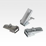 带金属拉环的钢制或不锈钢可调搭扣，承载力可达 1000 N，隐蔽式旋拧孔，短款