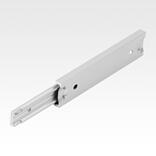 铝制伸缩滑轨，用于侧方安装，两侧部分伸出，负载能力最大 7 kg